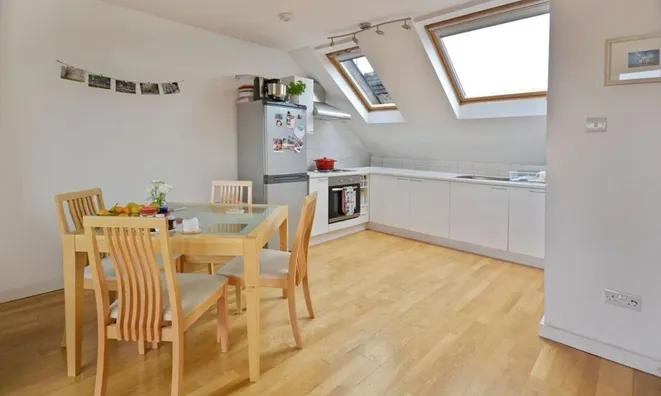 Недвижимость 46 Minster Road, West Hampstead: 2