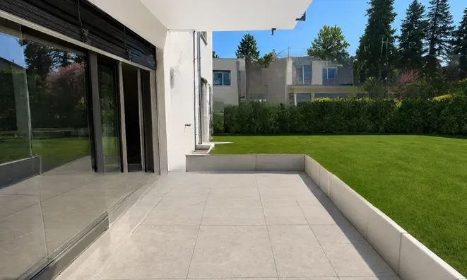 Недвижимость Apartment 3 rooms: 4