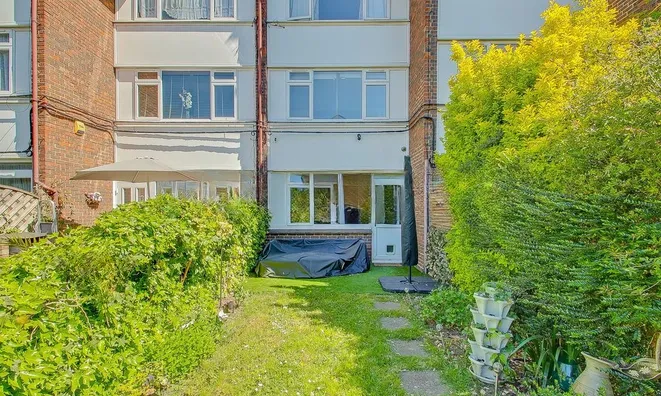 Недвижимость Pitfield Way: 4