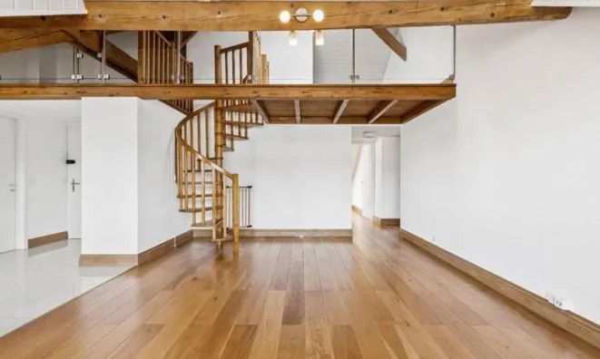 Недвижимость Apartment 5 rooms: 6