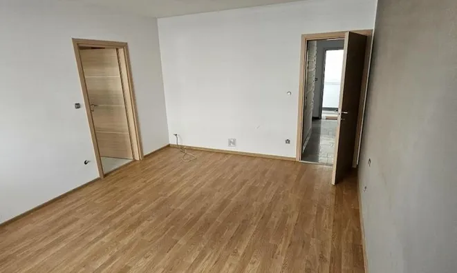 Недвижимость Three-room apartment on Broad: 6