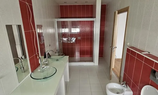 Недвижимость Three-room apartment on Broad: 8