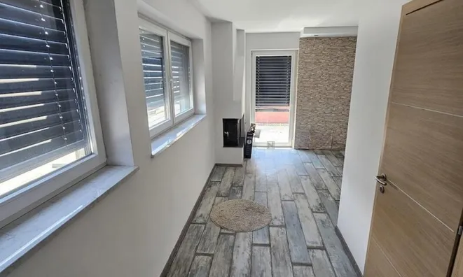 Недвижимость Three-room apartment on Broad: 11