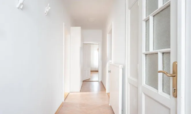 Недвижимость Apartment, 3 rooms, Broad: 7