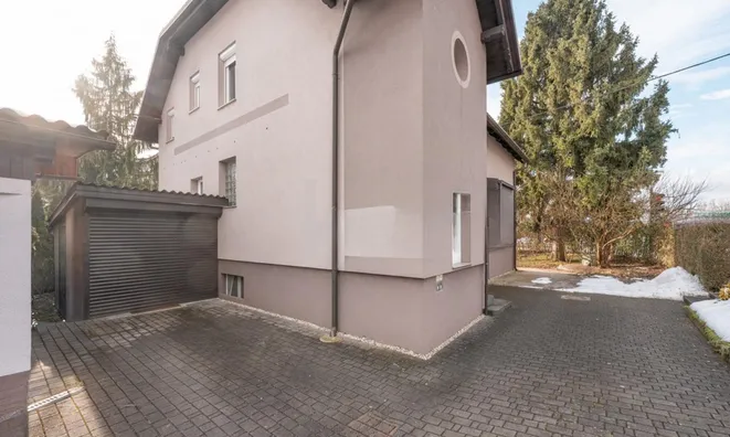 Недвижимость Apartment, 3 rooms, Broad: 19