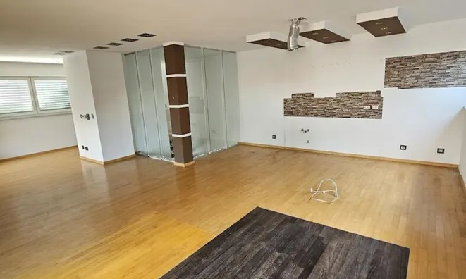 Недвижимость Apartment, 4-room Broad: 3