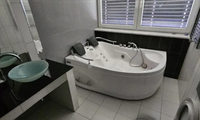 Недвижимость Apartment, 4-room Broad: 8