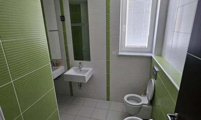Недвижимость Apartment, 4-room Broad: 12