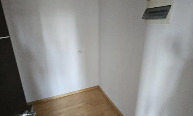 Недвижимость Apartment, 4-room Broad: 19