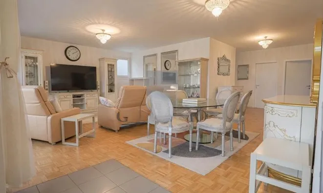Недвижимость Apartment 5 rooms: 2