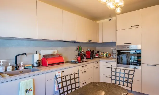 Недвижимость Apartment 4 rooms: 8