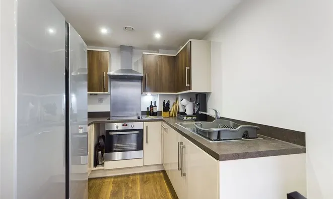 Недвижимость Armstrong Road, Neasden: 6