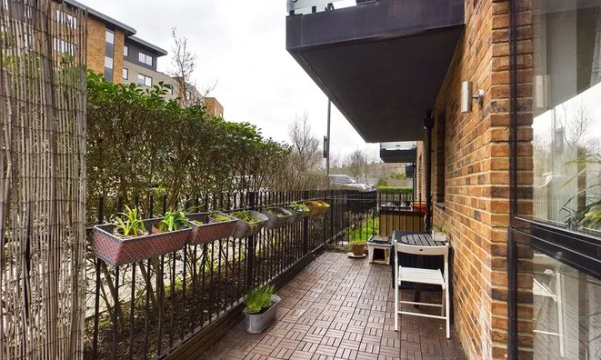 Недвижимость Armstrong Road, Neasden: 8