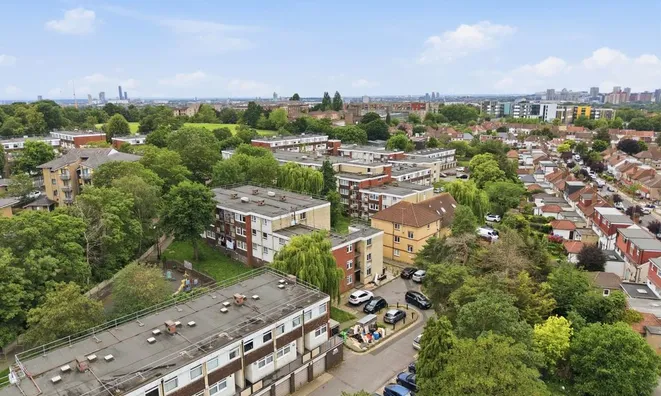 Недвижимость Comber Close, London, Greater: 9