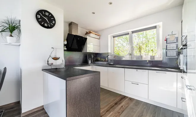 Недвижимость 2.5-room apartment in Ljubljana Bežigrad: 3