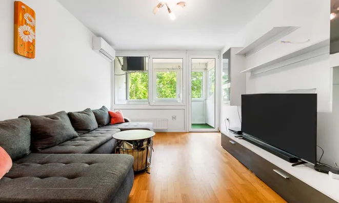 Недвижимость Four-room apartment: 5