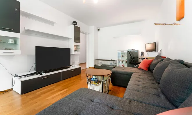 Недвижимость Four-room apartment: 9