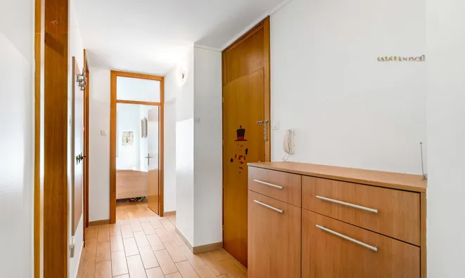 Недвижимость Four-room apartment: 10