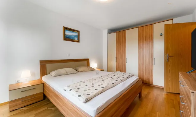 Недвижимость Four-room apartment: 12