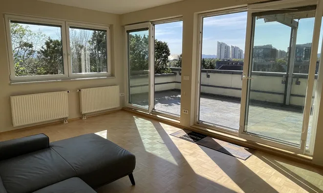 Недвижимость 3-room apartment in New Bežigrad: 2