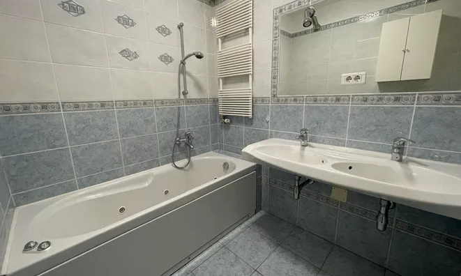 Недвижимость 3-room apartment in New Bežigrad: 14