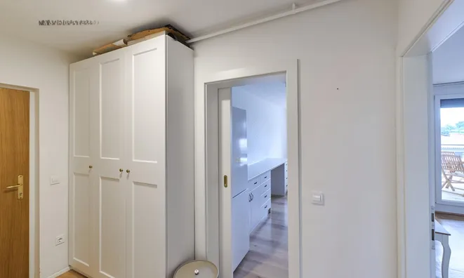 Недвижимость Three-room apartment Bežigrad: 5