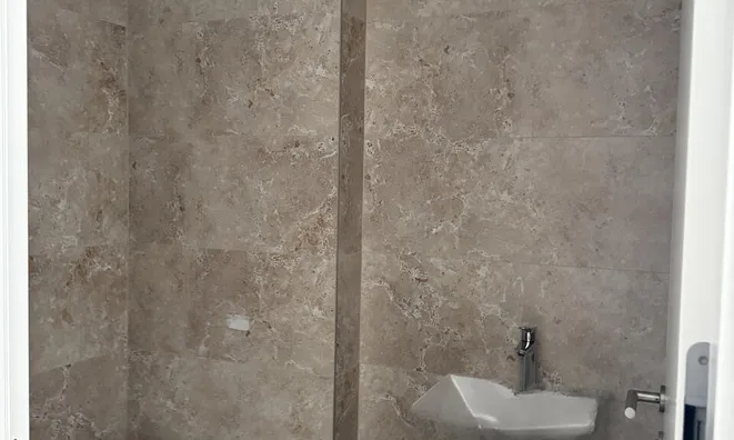 Недвижимость 3-room apartment, Zhidanov Quarter: 8