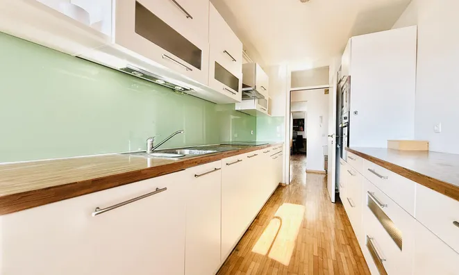 Недвижимость Three-room apartment Bežigrad: 2