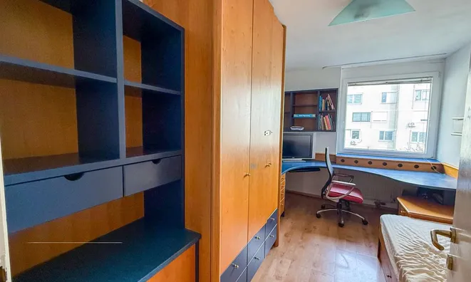 Недвижимость Three-room apartment Bežigrad: 12