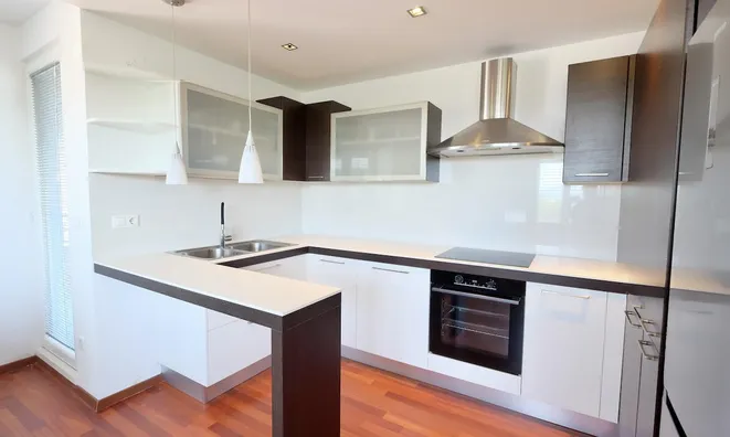 Недвижимость 2.5-room apartment in Bežigrad: 2