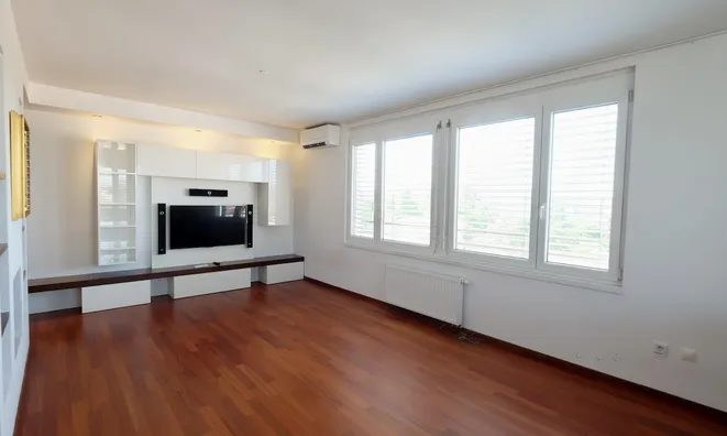 Недвижимость 2.5-room apartment in Bežigrad: 3