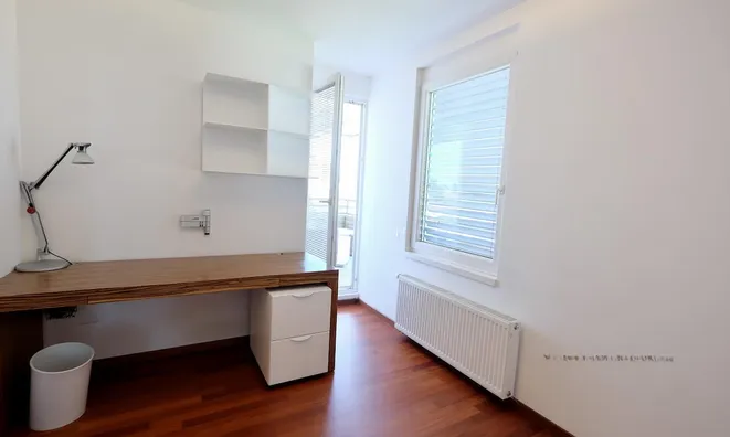 Недвижимость 2.5-room apartment in Bežigrad: 10