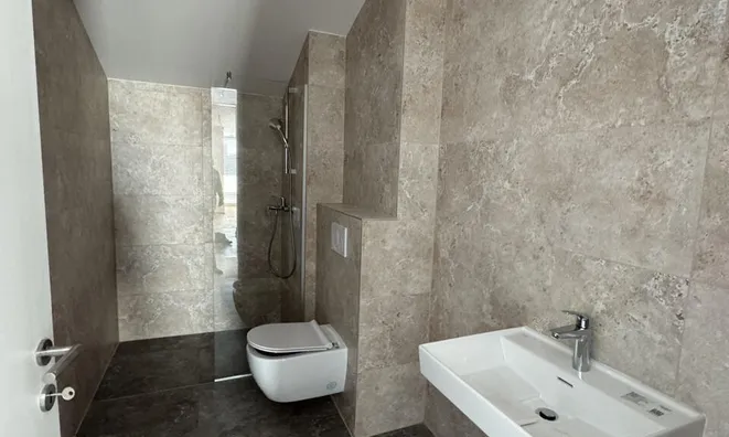 Недвижимость Three-room apartment, Zhidanov quarter: 14