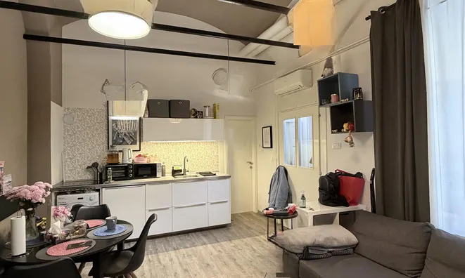 Недвижимость 1.5-room apartment in the center: 4