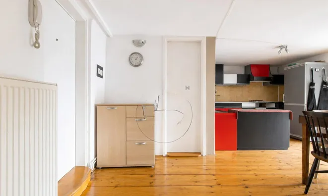 Недвижимость 2-room apartment in the center: 4
