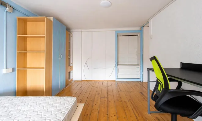Недвижимость 2-room apartment in the center: 9