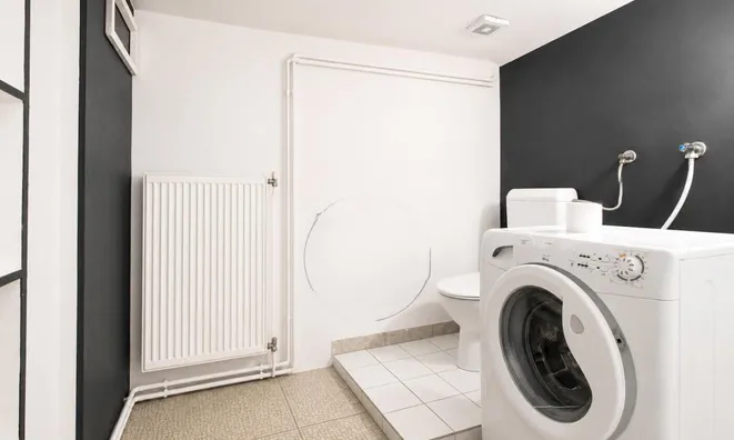 Недвижимость 2-room apartment in the center: 12