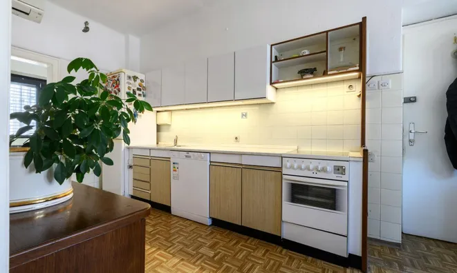 Недвижимость Двухкомнатная квартира, Любляна, Центр: 7
