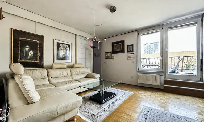 Недвижимость 1-room apartment in the center of Ljubljana: 3