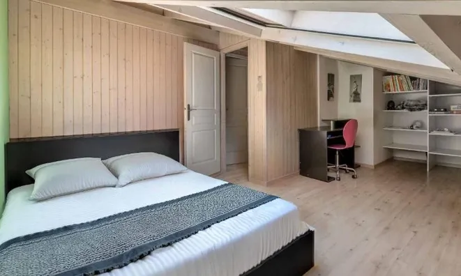 Недвижимость Apartment 6 rooms: 9