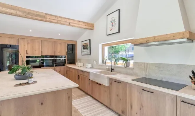 Недвижимость Single house 10 rooms: 9