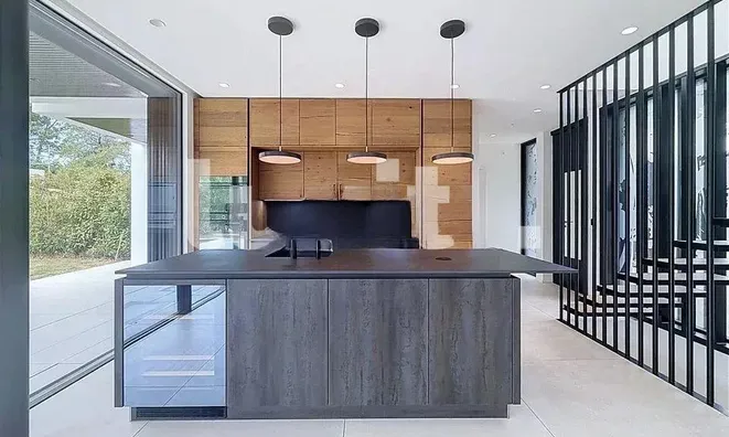 Недвижимость Single house 6 rooms: 3