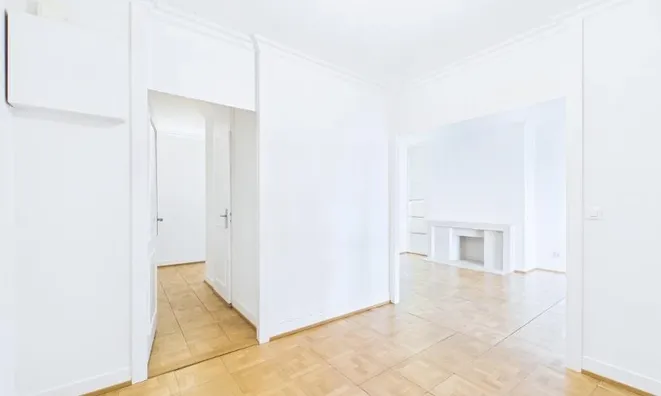 Недвижимость Apartment 4 rooms: 5