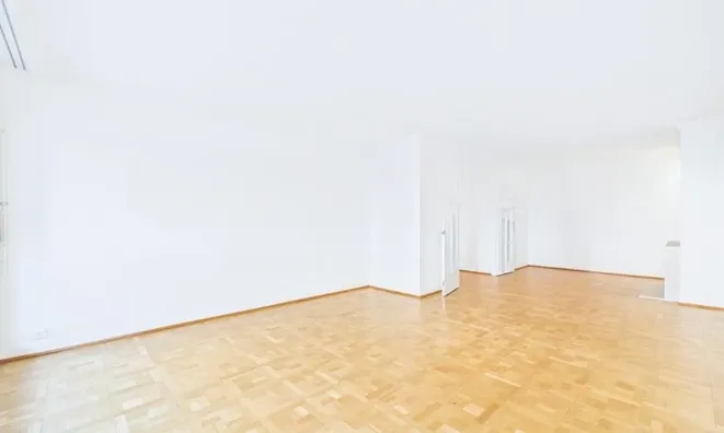 Недвижимость Apartment 4 rooms: 7