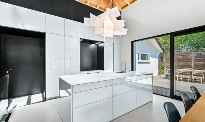 Недвижимость Villa 6 rooms: 9