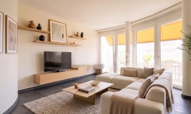 Недвижимость Apartment 5 rooms: 3