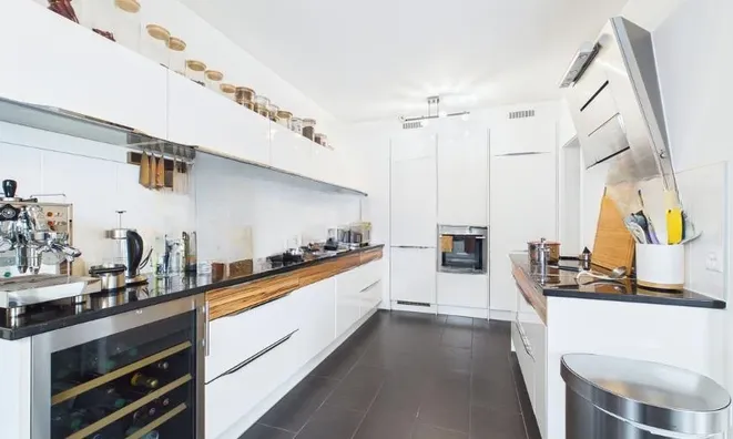 Недвижимость Attic flat 5 rooms: 5