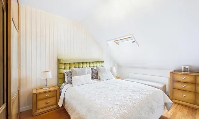 Недвижимость Attic flat 5 rooms: 7
