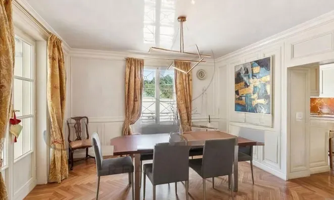 Недвижимость Apartment 8 rooms: 2