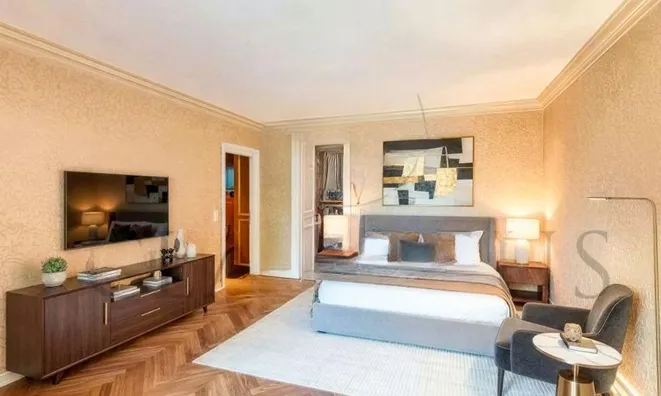 Недвижимость Apartment 8 rooms: 6